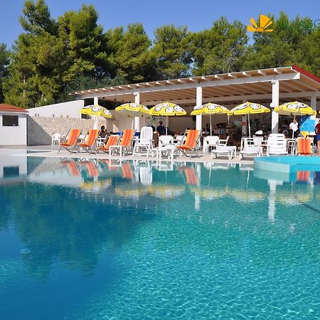 Villaggio Elisena Весте Екстериор снимка