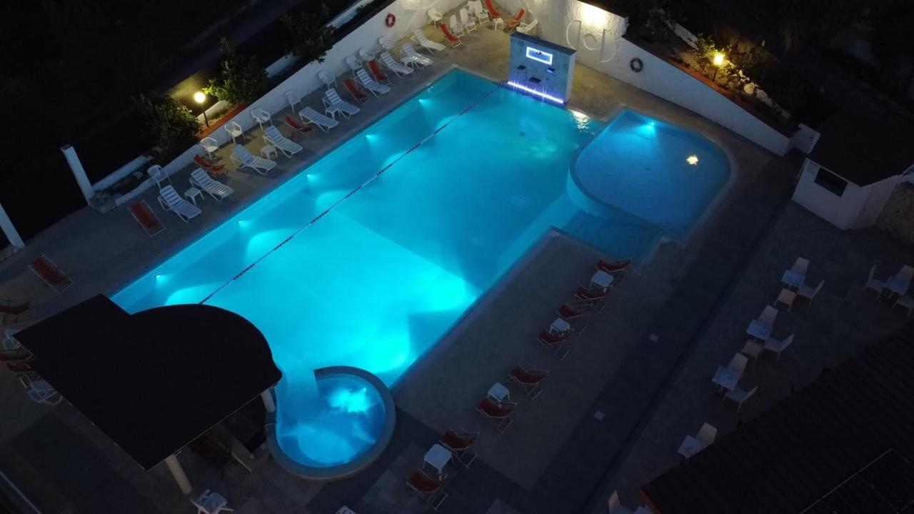 Villaggio Elisena Весте Екстериор снимка