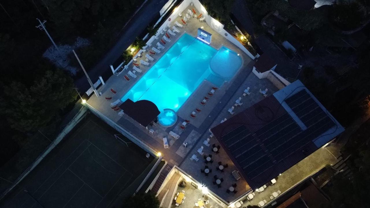 Villaggio Elisena Весте Екстериор снимка